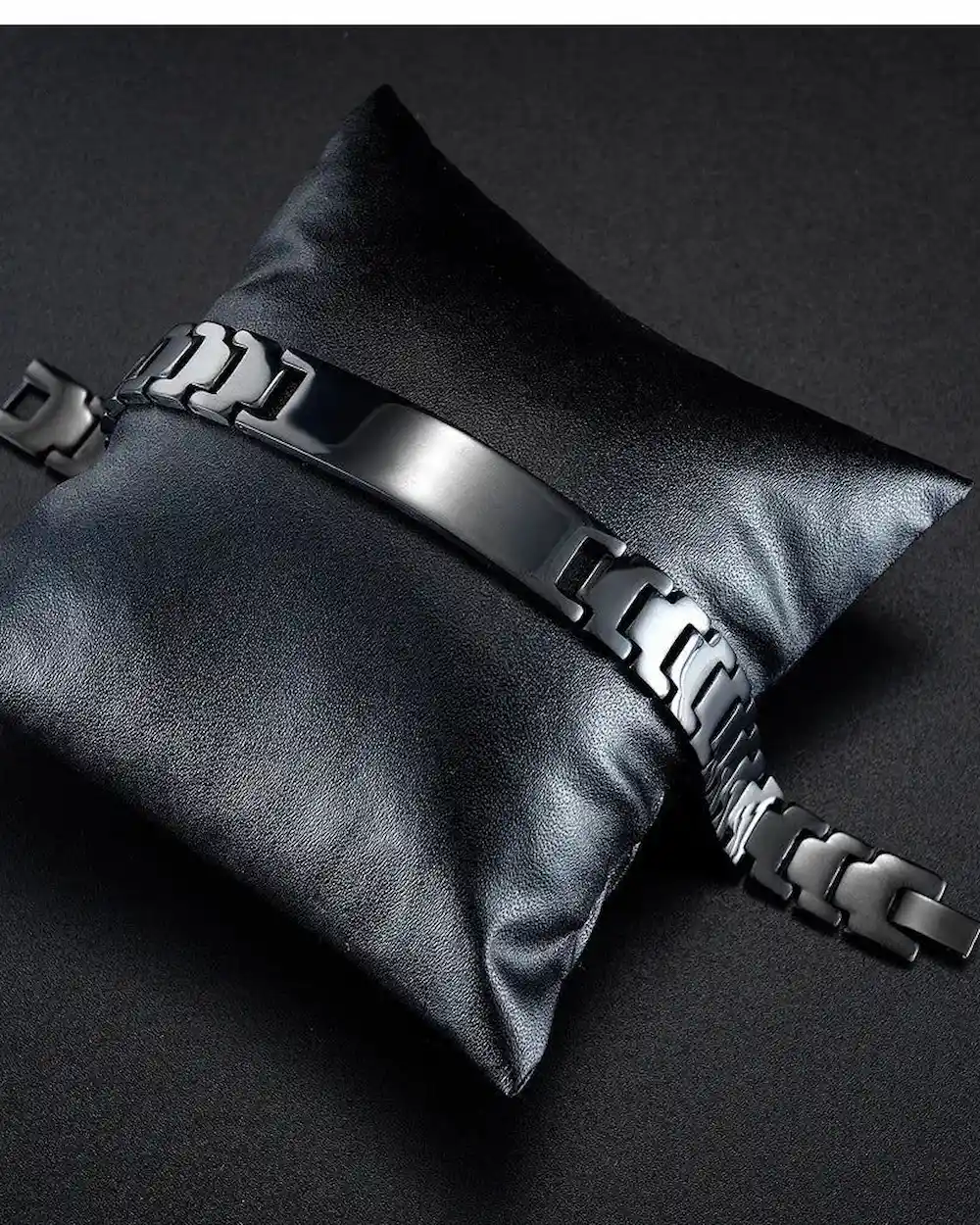 japanese and korean style personalized mens stainless steel bracelet black glossy popular ornament